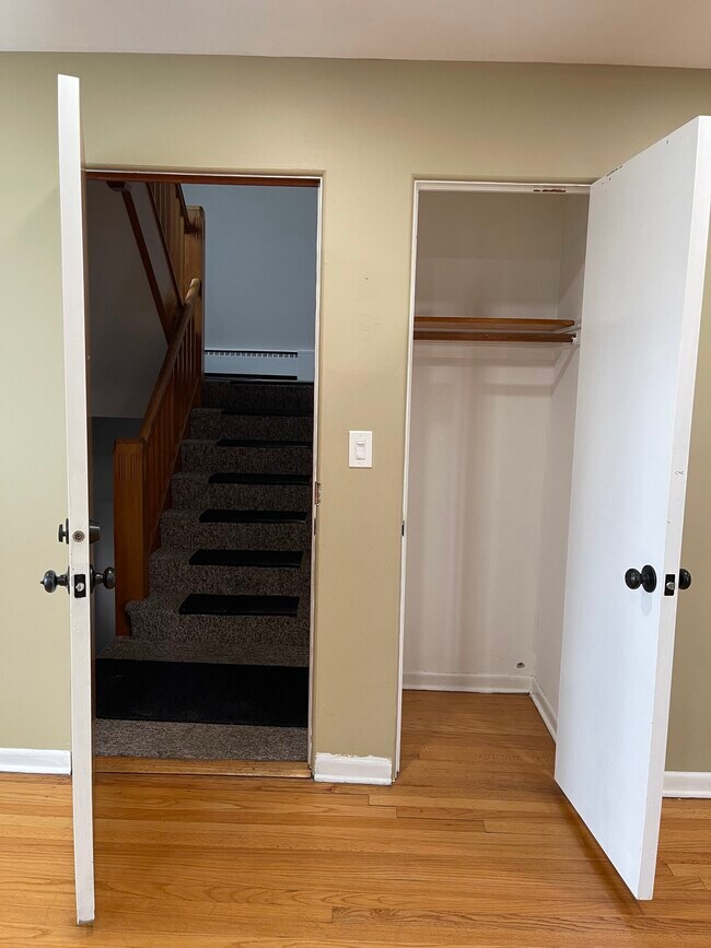 Entrance and entry closet - 2751 N Mont Clare Ave