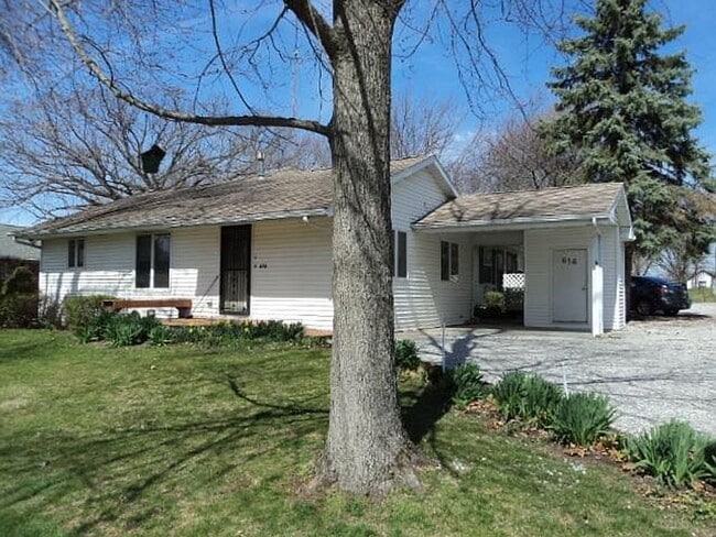 Building Photo - 616 W Prairie St