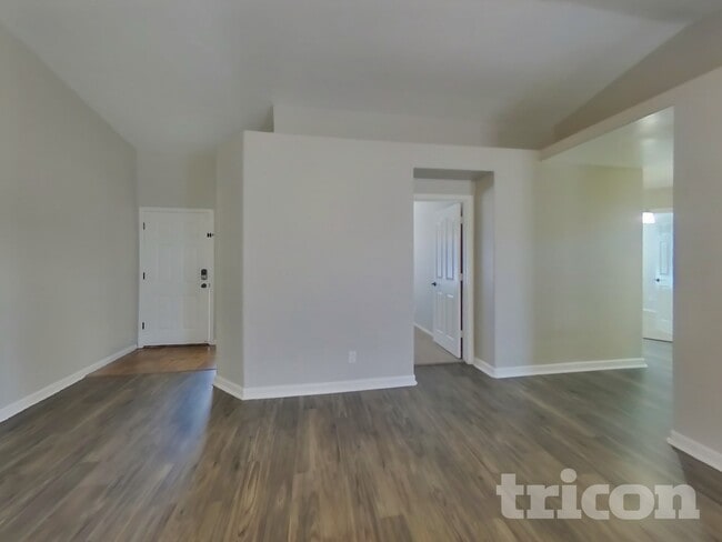 Building Photo - 4314 S Emery St