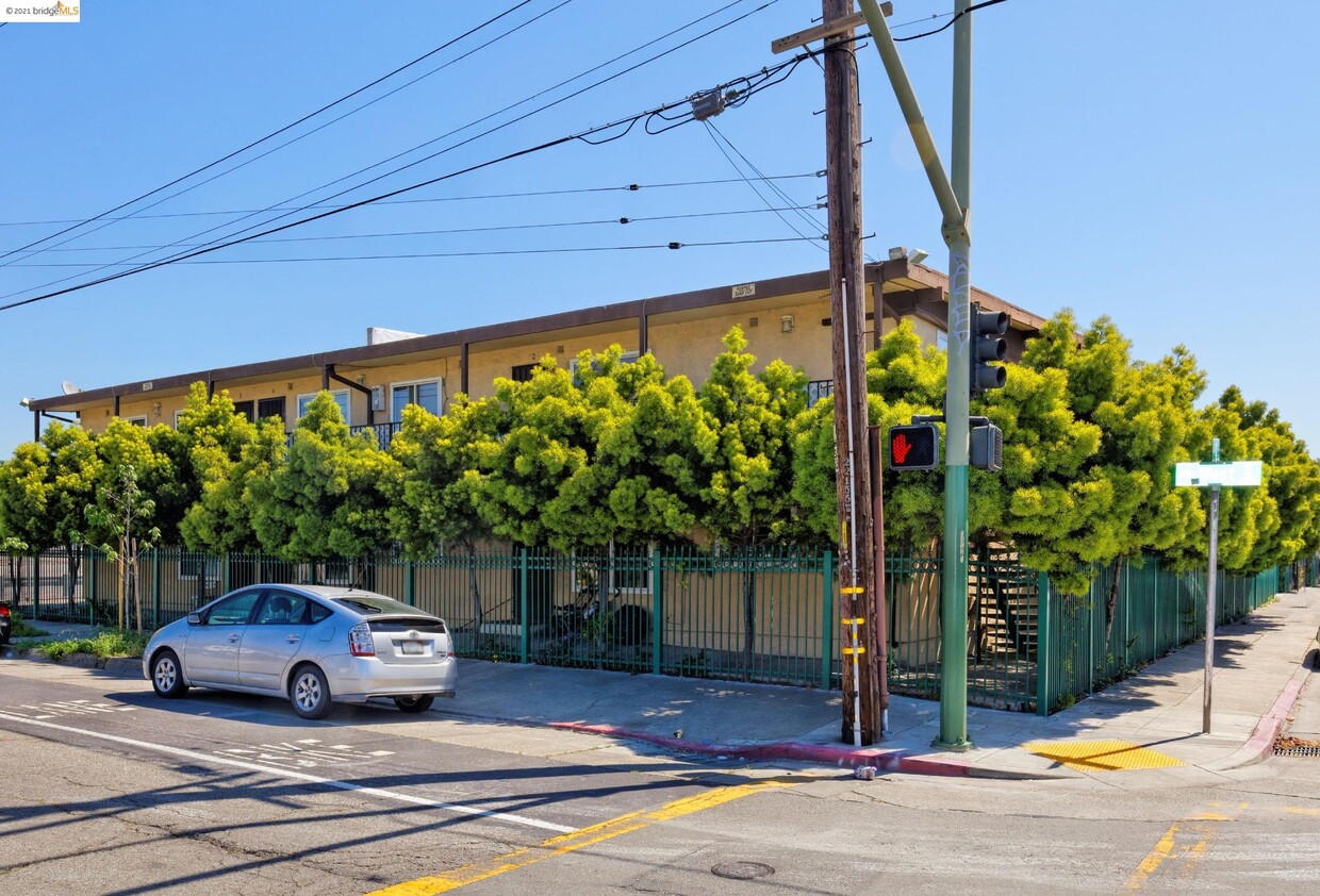 Primary Photo - 740 27th St