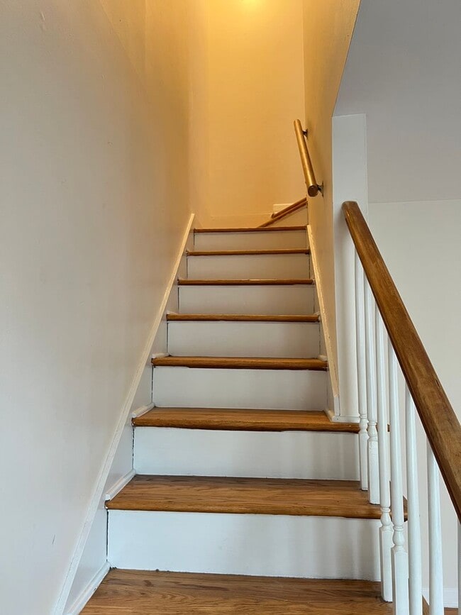 Building Photo - 21 Marlow Dr