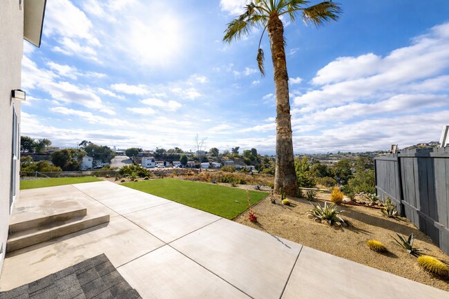 Foto del edificio - 4 BD 2 BR Unit, Tipton St