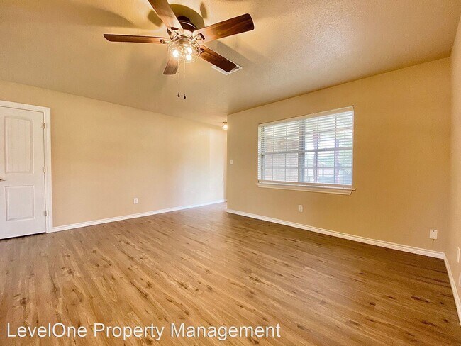 Building Photo - 3 br, 2 bath House - 916 Hunting Horse Trail