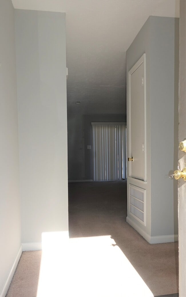 Building Photo - 5725 Aftonshire Dr