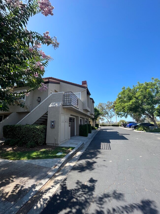 Foto del edificio - 195 Stanford Ct