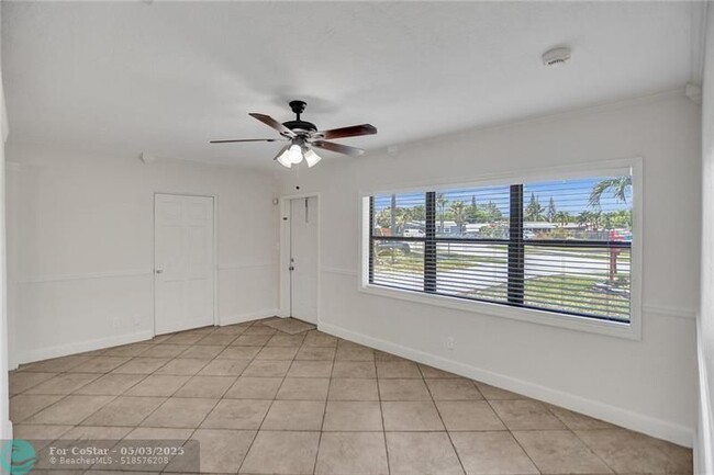 Foto del edificio - 450 NE 58th Ct