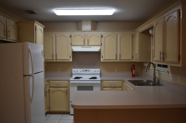 Kitchen - 6800 N 8th St
