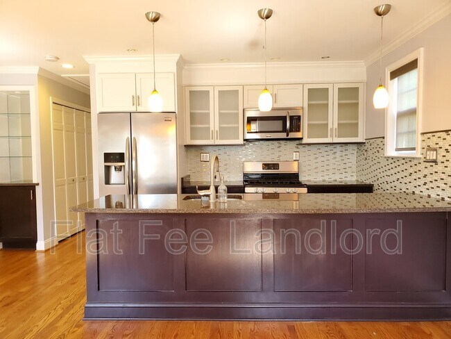 Foto del edificio - 100-1/2 E Reed Ave