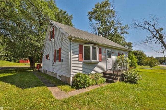 Building Photo - 176 E Moorestown Rd