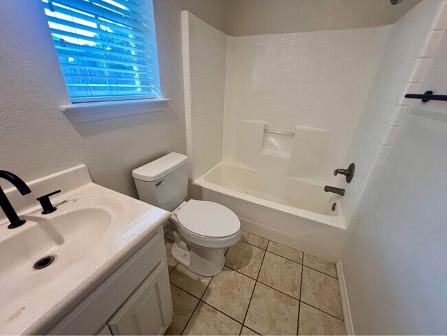 Building Photo - 10605 Rayburn Way