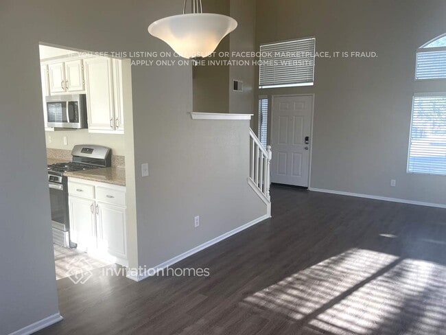 Building Photo - 2035 W Sunnyview Dr