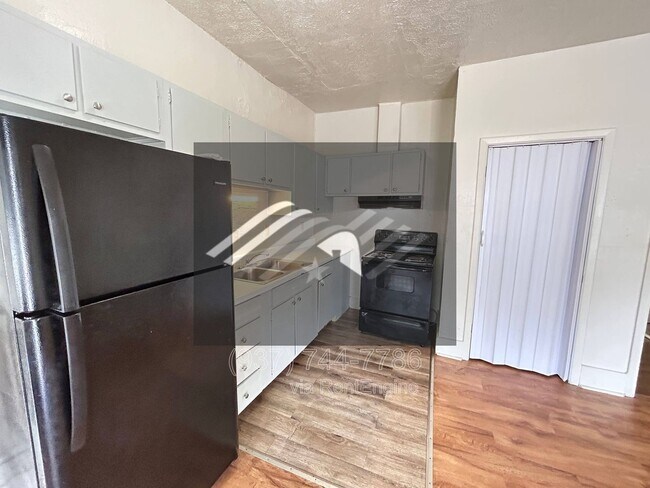 Foto del edificio - 4702 Bryant Ave