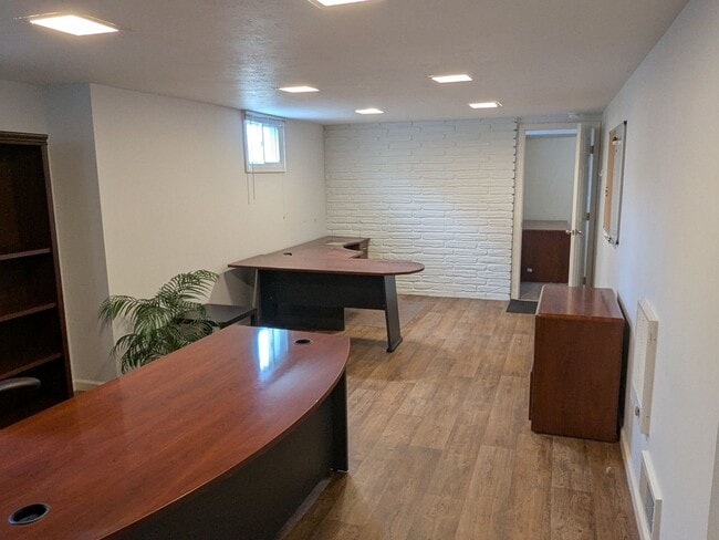 Foto del edificio - 1726 W 8th St