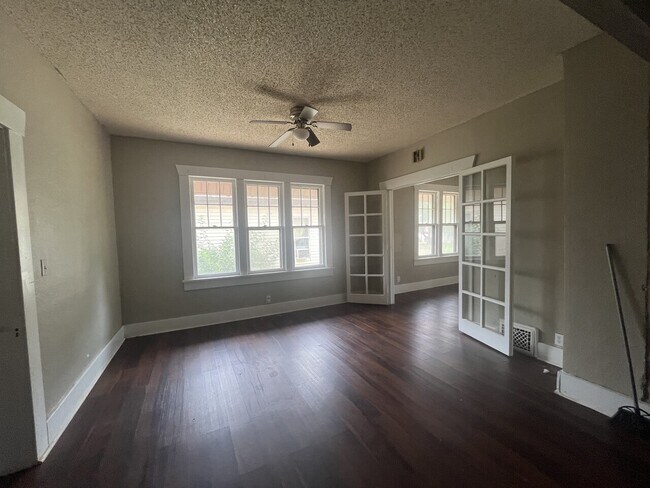 Foto del edificio - 417 N Anthony Ave