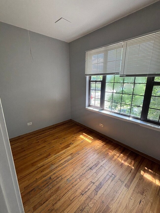 Building Photo - 4206 W Van Buren St