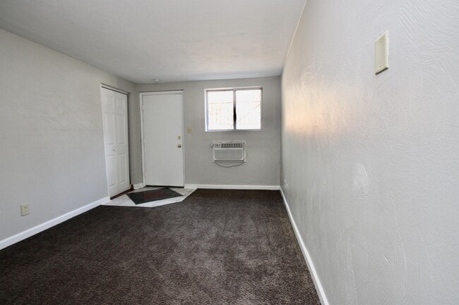 Foto del edificio - 101 Oak Manor Pl
