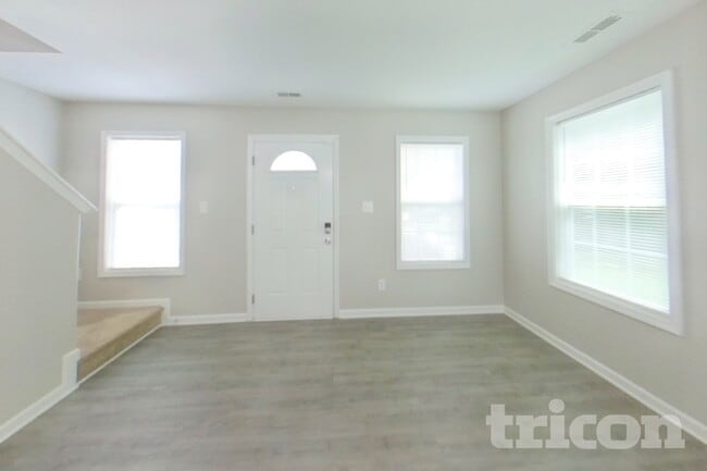 Building Photo - 3014 Great Falls Dr