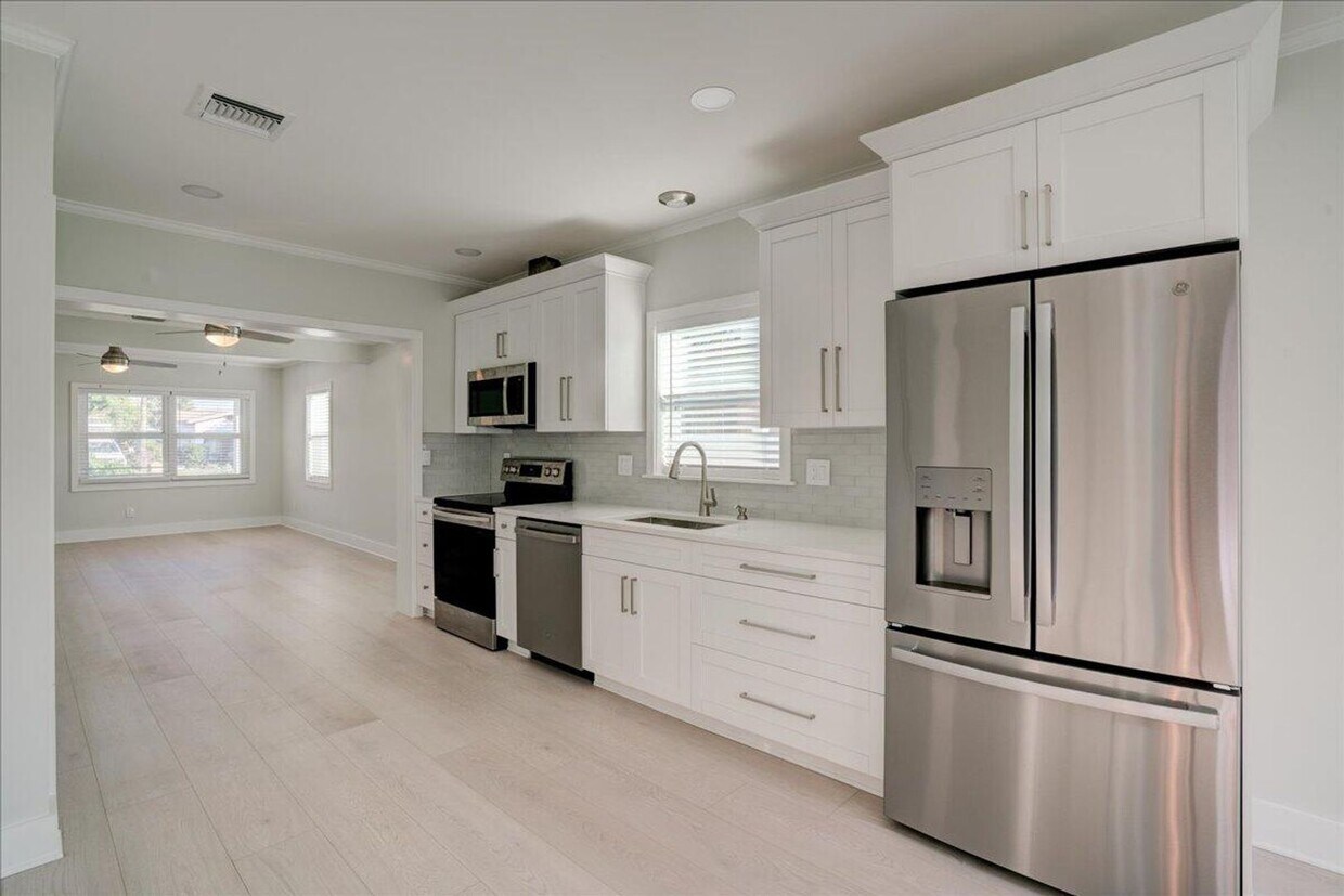 Photo - 320 NW 6TH AVE DELRAY BEACH, FL 33444