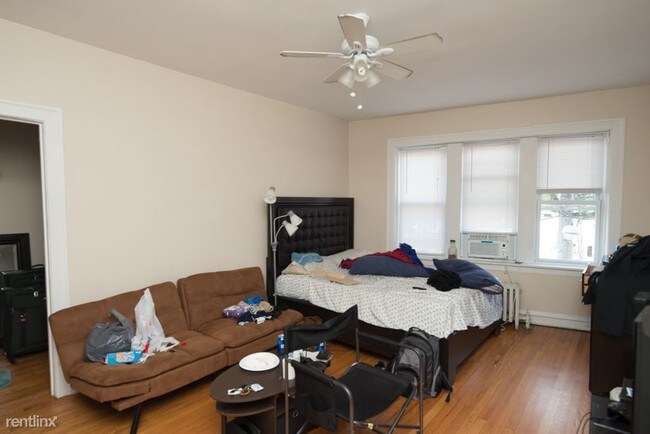 Foto del edificio - 1145 W Morse Ave