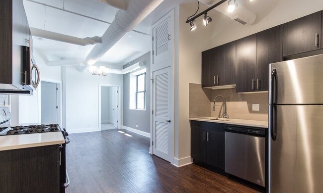 Building Photo - 2001 State S St