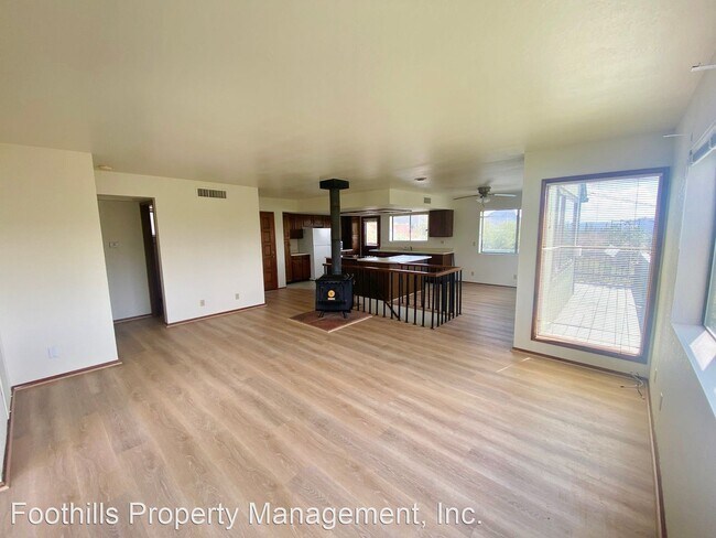 Foto del edificio - 2 br, 2 bath House - 545 Norbie Road