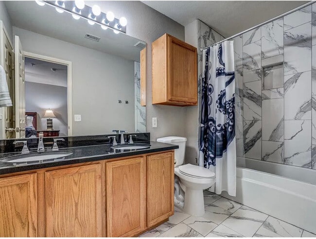 Building Photo - 2248 Stoneleigh Pl