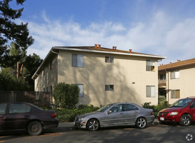 Building Photo - 430 California St