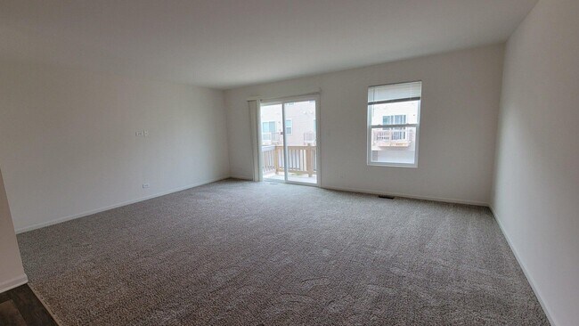 Foto del edificio - 2329 Upland Rd