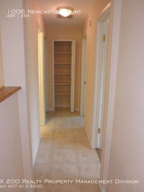Building Photo - 4/2 IN HOWELL ESTATES!