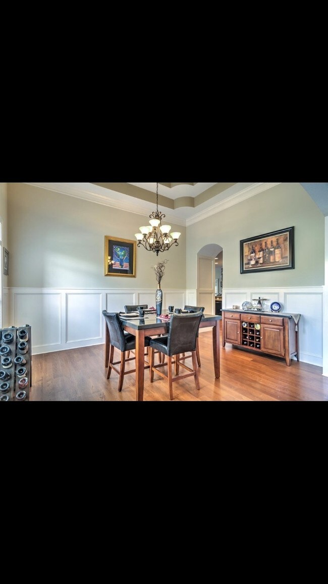 Building Photo - Beautiful executive home