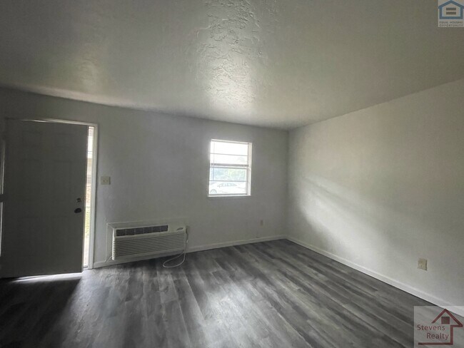 Foto del edificio - 1502 NW Kingsbury Ave
