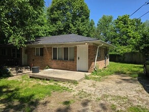 Building Photo - 2648 E Bradbury Ave