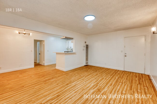Building Photo - 937 S Roberts St