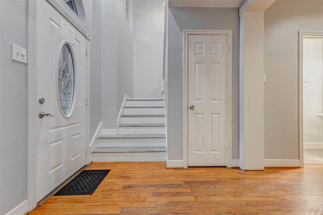 Foto del edificio - 1723 Park Ridge Dr