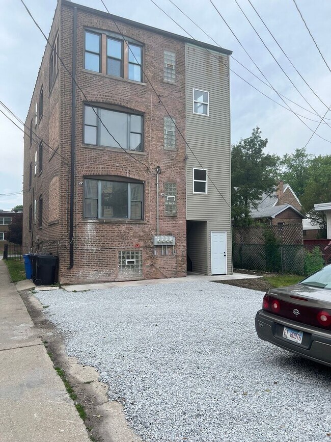 Foto del edificio - 8445 S Ingleside Ave