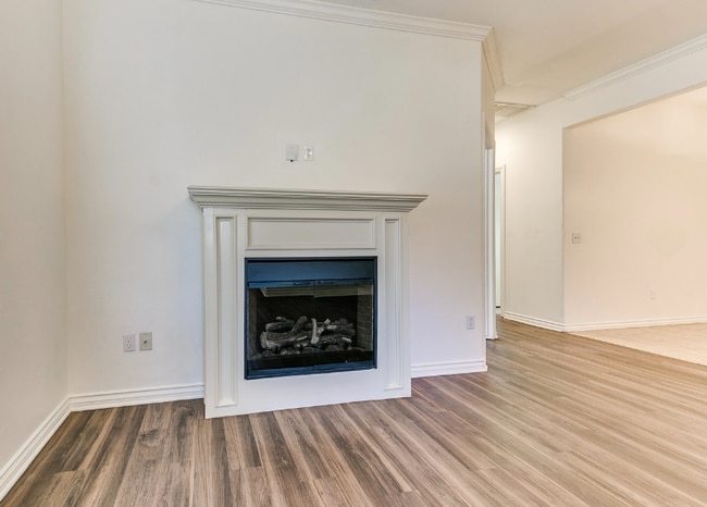 Photo - 13818 Oxford Dr House