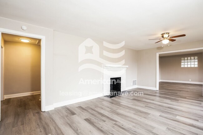 Foto del edificio - 290 Lilly Ave