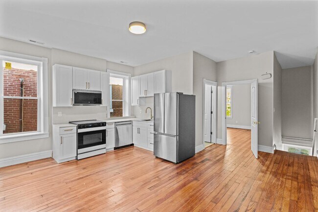 Building Photo - 3518 Iowa Ave