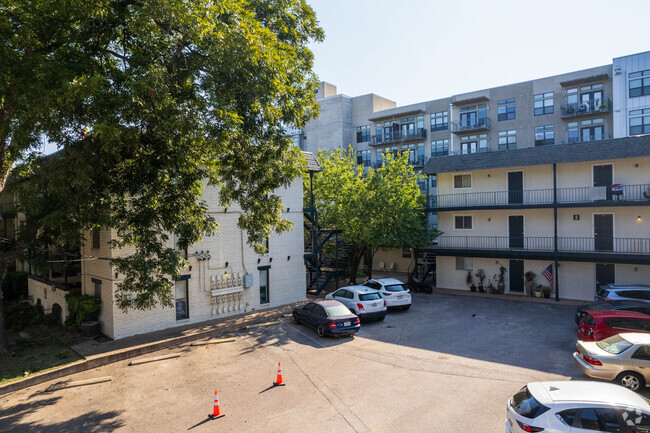 Building Photo - Barton Springs Apartments