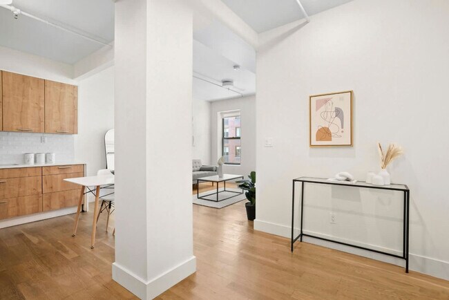 Foto del edificio - 517 W 45th St