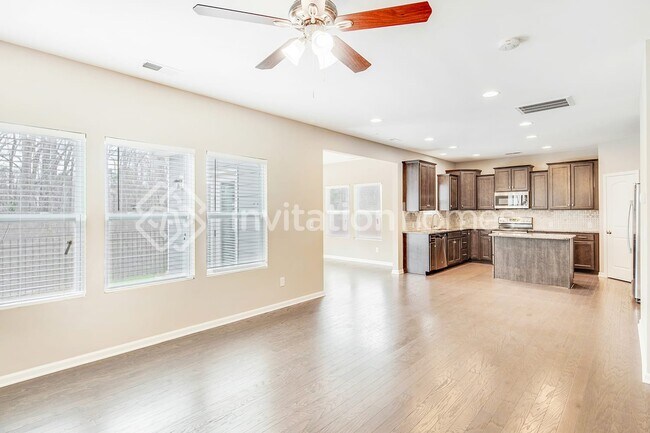 Building Photo - 8005 Goodall Ct