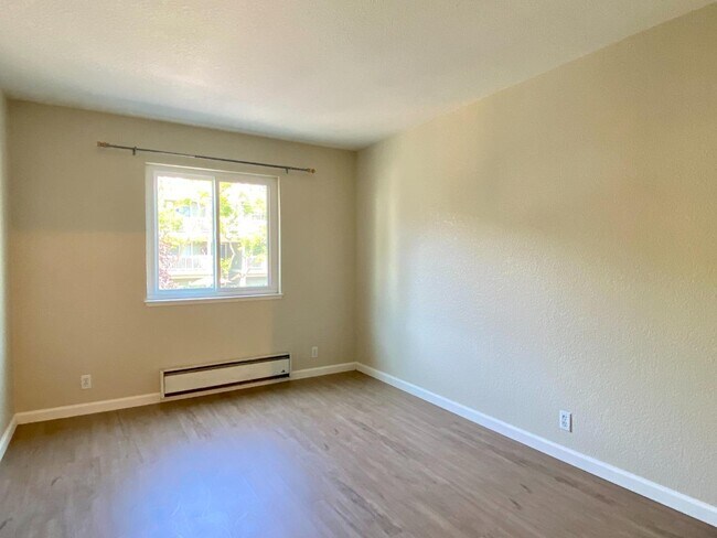 Building Photo - 860 Apricot Ave