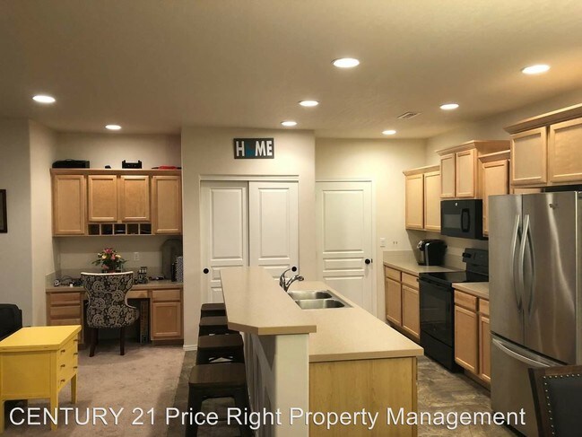 Building Photo - 3 br, 2.5 bath House - 1714 Pioneer Dr