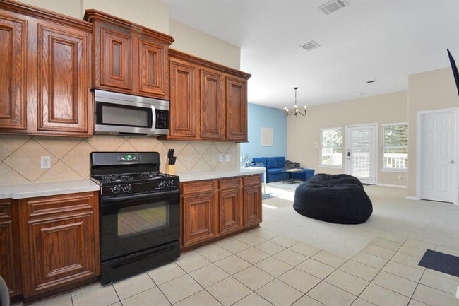 Building Photo - 3110 Glastonbury Dr