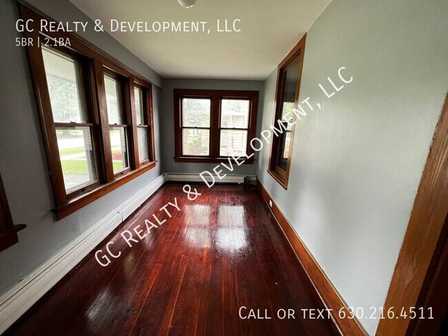 Building Photo - ***MATTESON - 5 BDRM - 2.5 BTH / PARTIALLY...