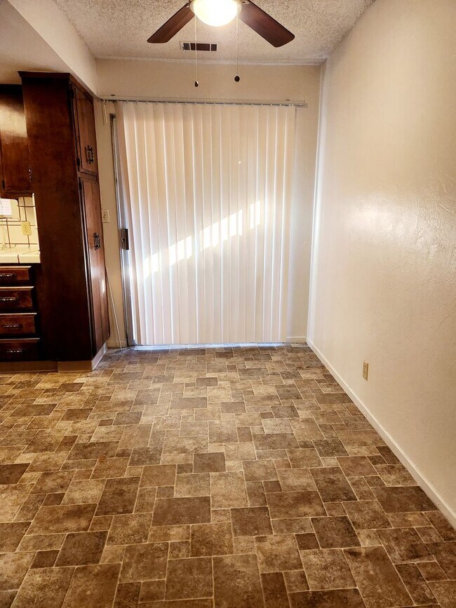 Foto del edificio - Two Bedroom Apartment Coming Soon! This Wi...