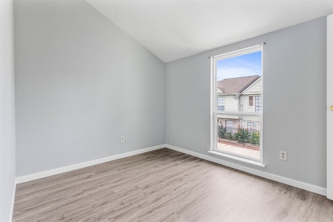 Building Photo - 8657 Village of Fondren Dr