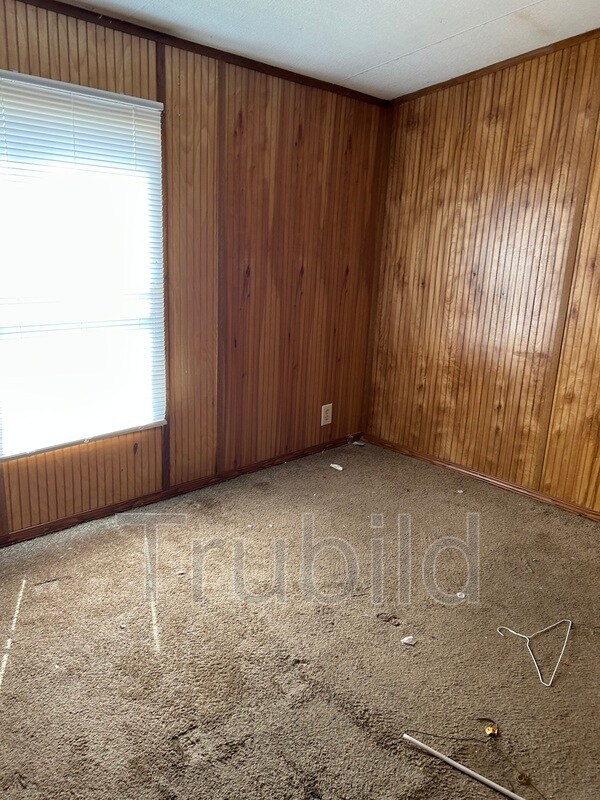 Building Photo - 34a Somerset Dr
