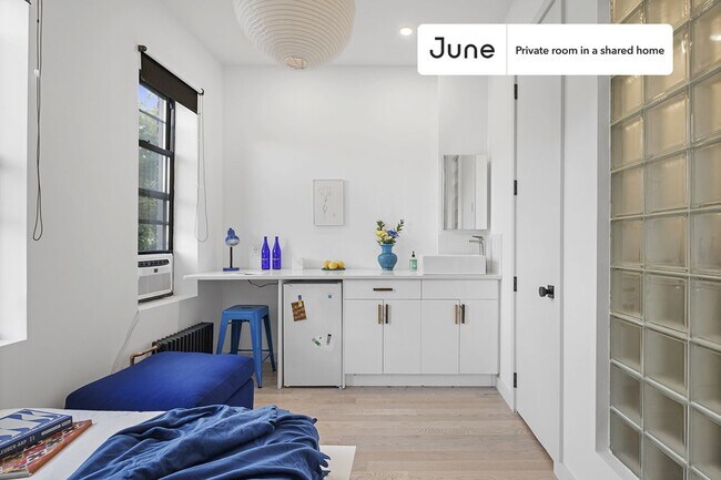 Foto del edificio - Room in Shared 3 bed/3 bath home in Ridgewood