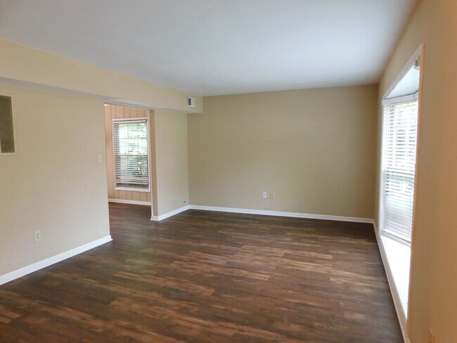 Foto del edificio - 712 Cahaba Manor Dr